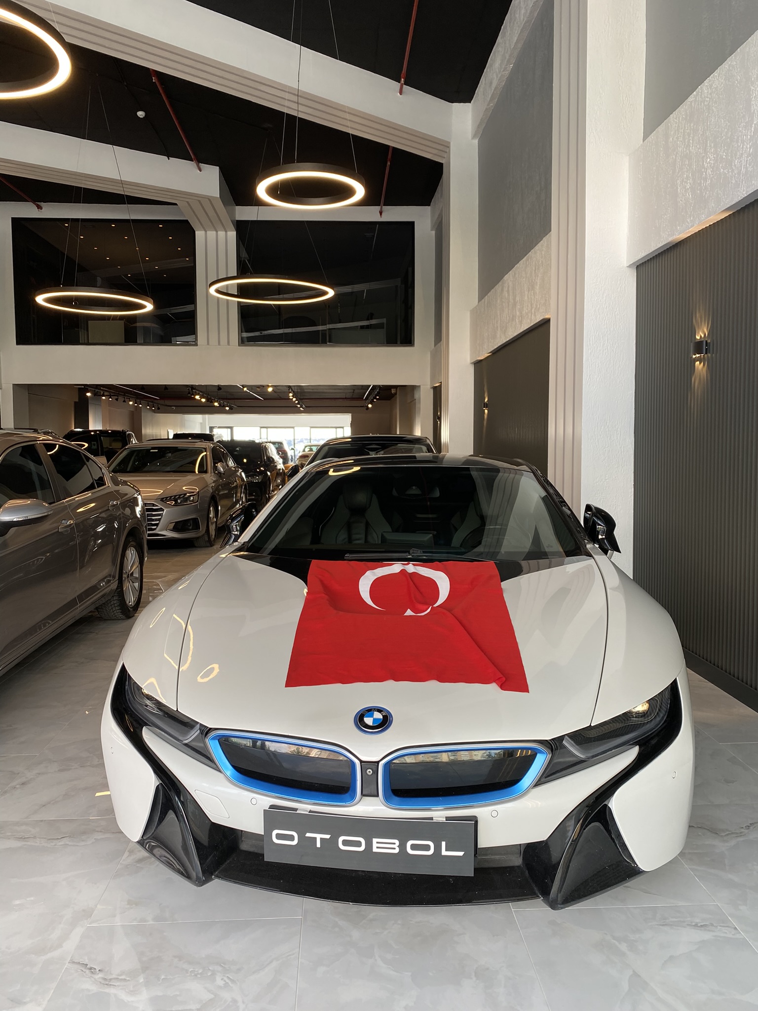BMW i8